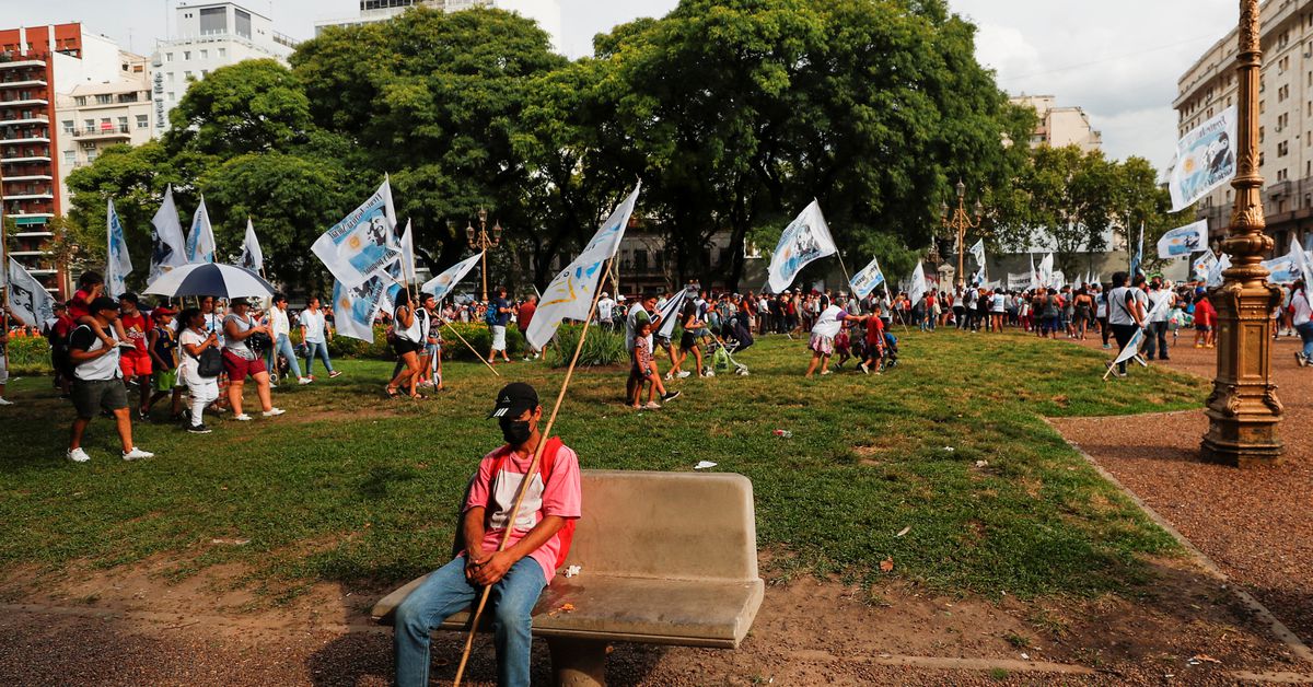 Argentina interest rate seen up 150-350 bps in April after IMF deal