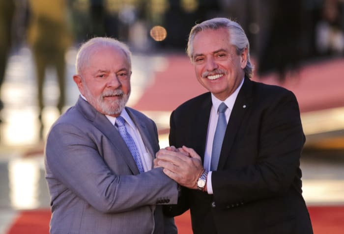 Argentina's Fernandez seeks dollar relief from Brazil's Lula